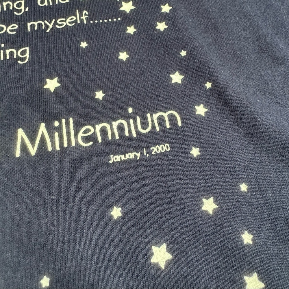 Vintage Navy blue Millenium y2k t shirt
Dated Jan 1 2000 gildan heavy tag
Mens - Picture 5 of 6